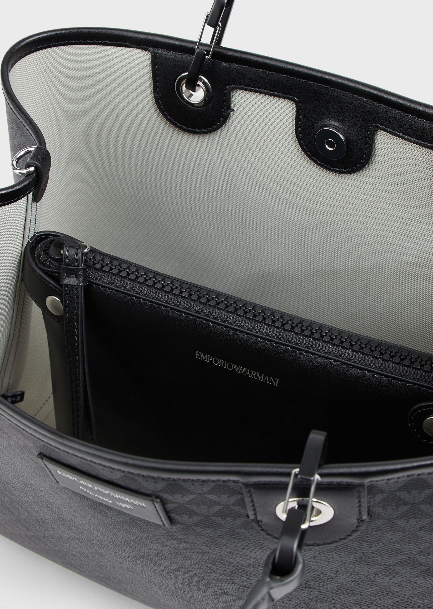 Armani Jeans SHOPPING 88291 - immagine 3