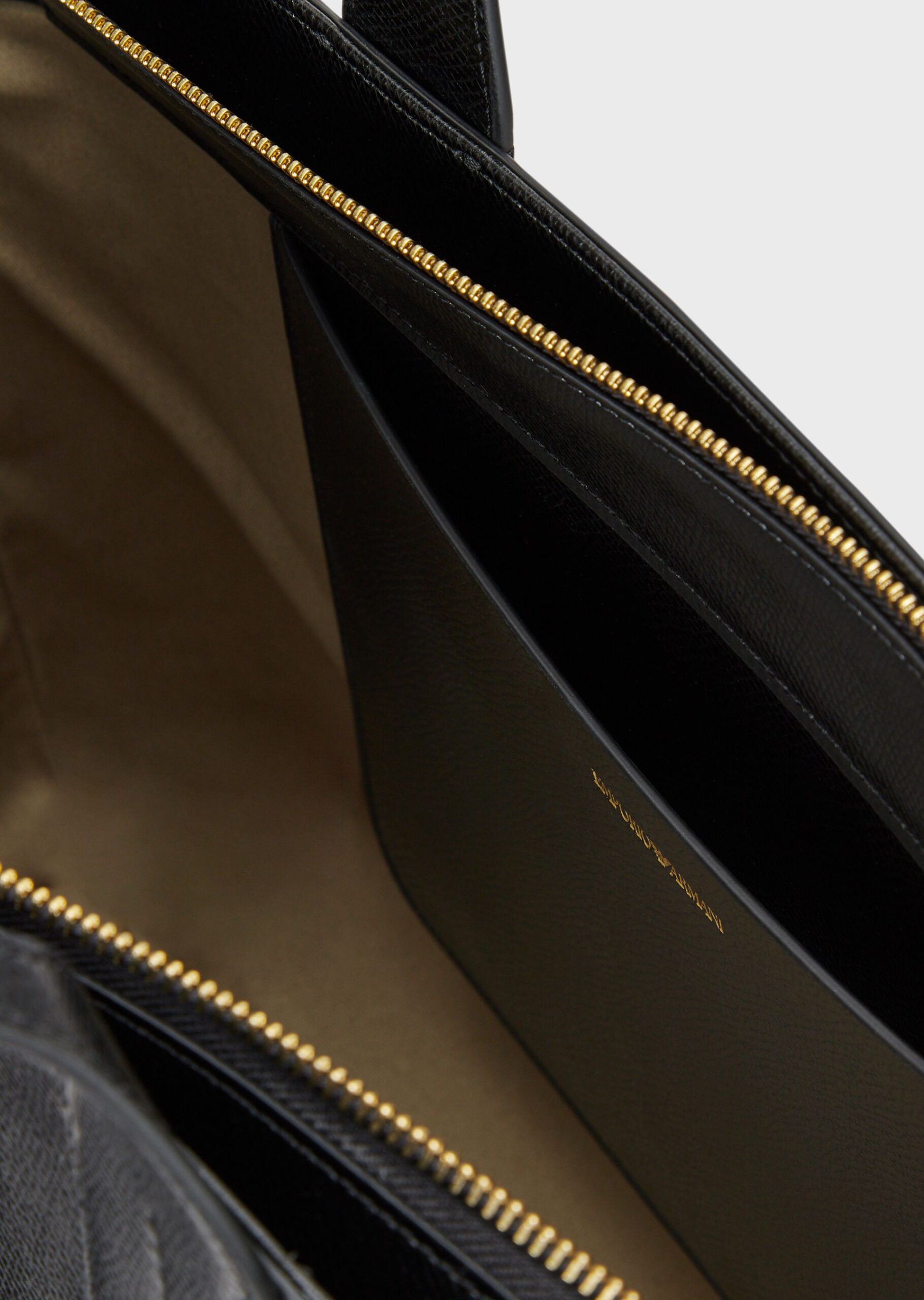 Armani Jeans SHOPPING NERO 80001 - immagine 2