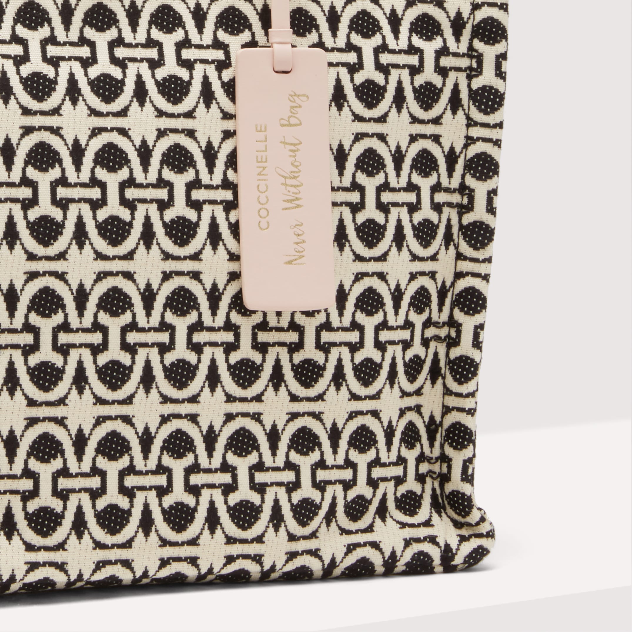 Coccinelle NEVER WITHOUT BAG MONOGRA 736 MULTI NOIR - immagine 4