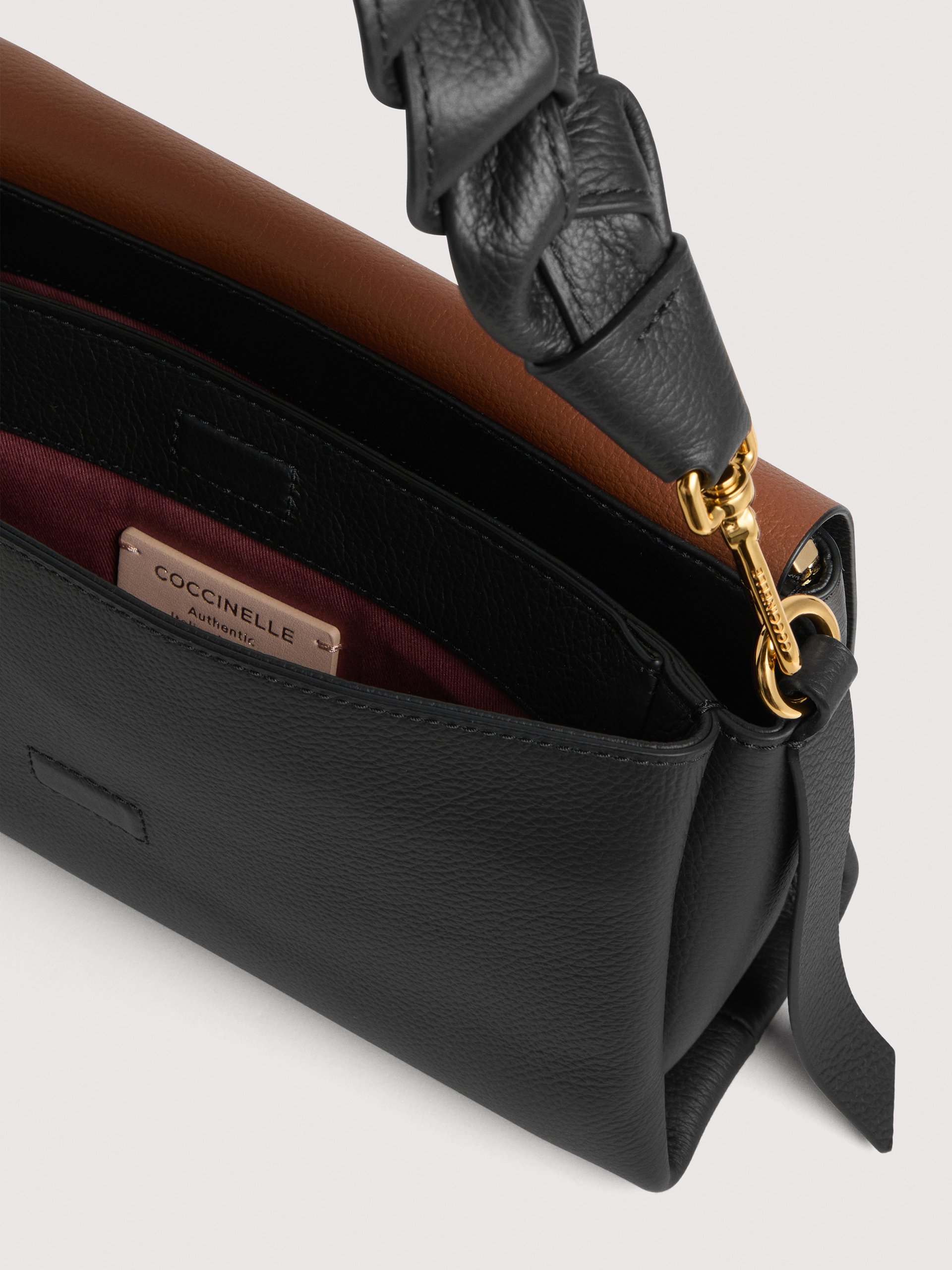 Coccinelle BOHEME GRANA DOUBLE 613 NOIR COGNAC - immagine 3