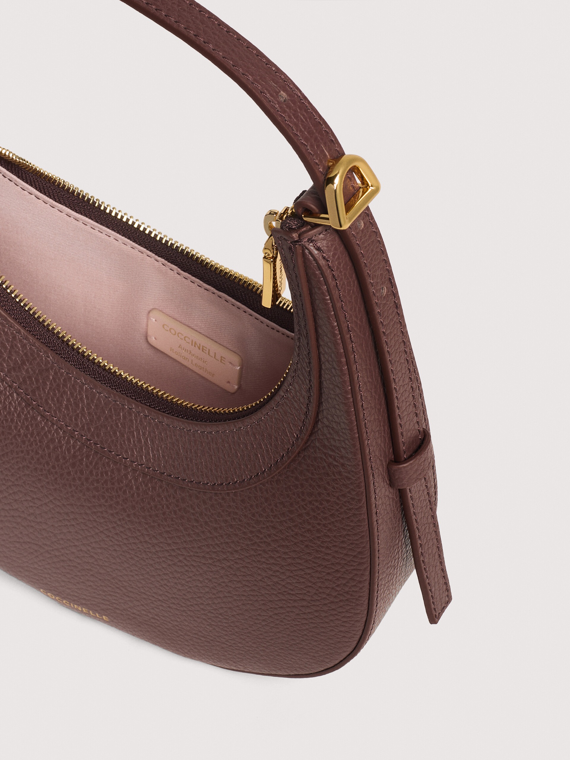 COCCINELLE WHISPER R49 BERRY - immagine 3