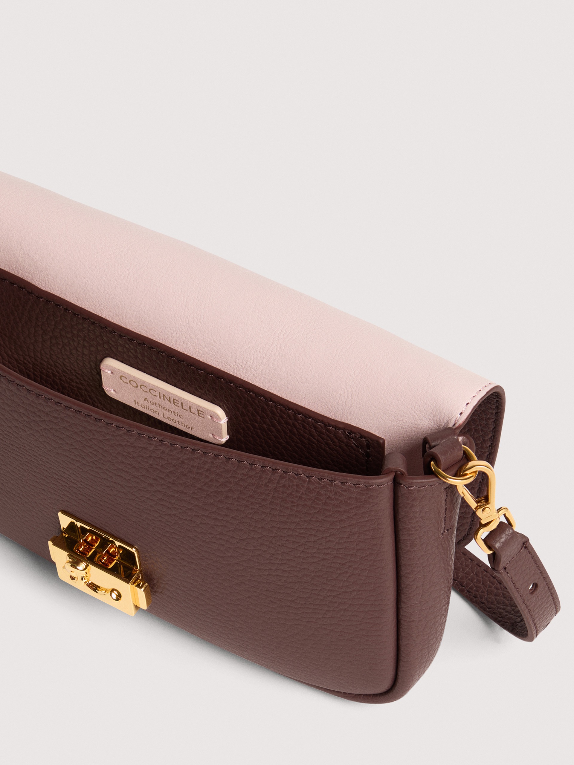 COCCINELLE C-ME LOCK R49 BERRY - immagine 3
