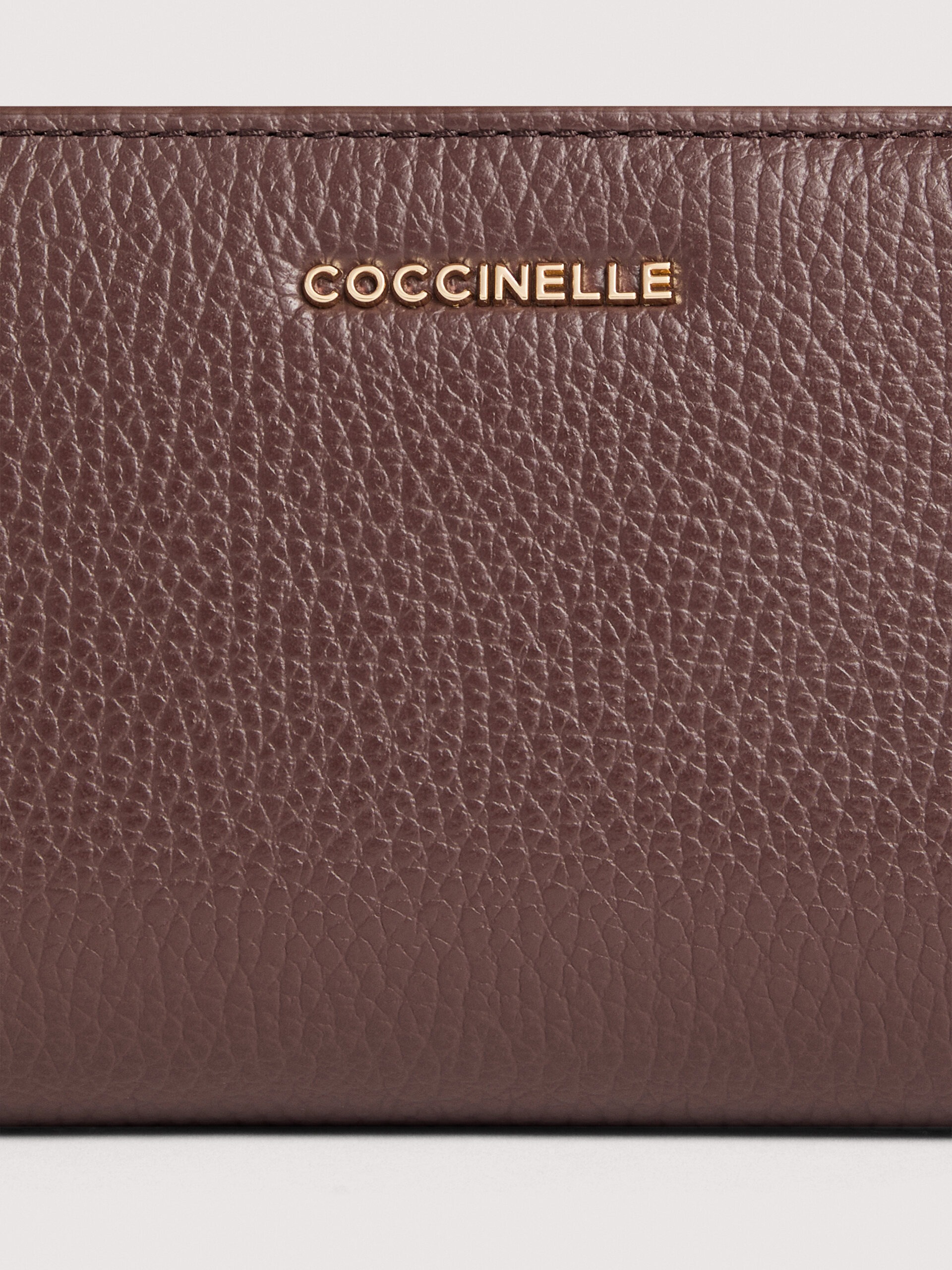 COCCINELLE METALLIC SOFT R49 BERRY - immagine 3
